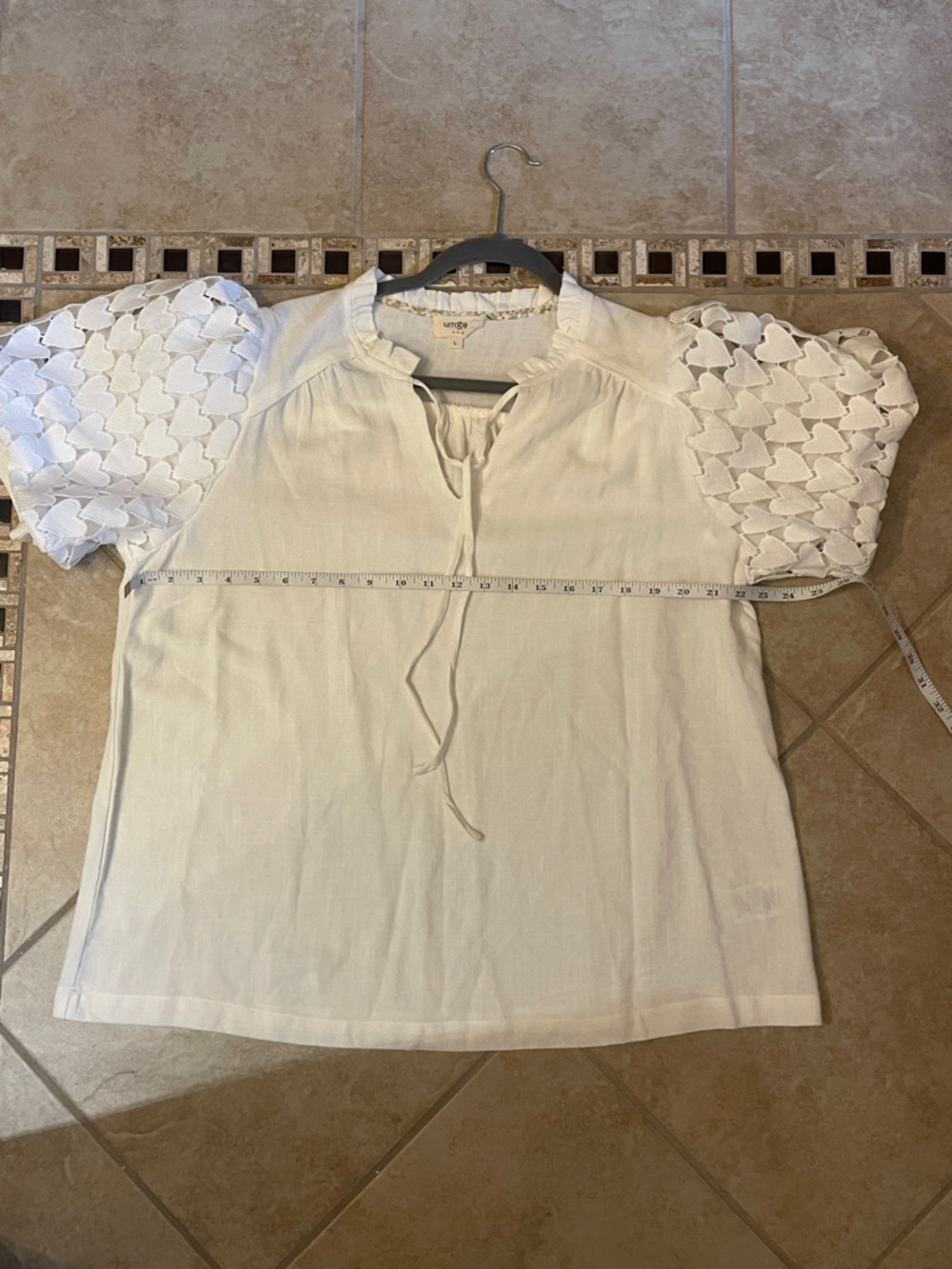 Umgee Ivory Linen Puff Sleeve Tie-Neck Top Size Large - Picture 7 of 10